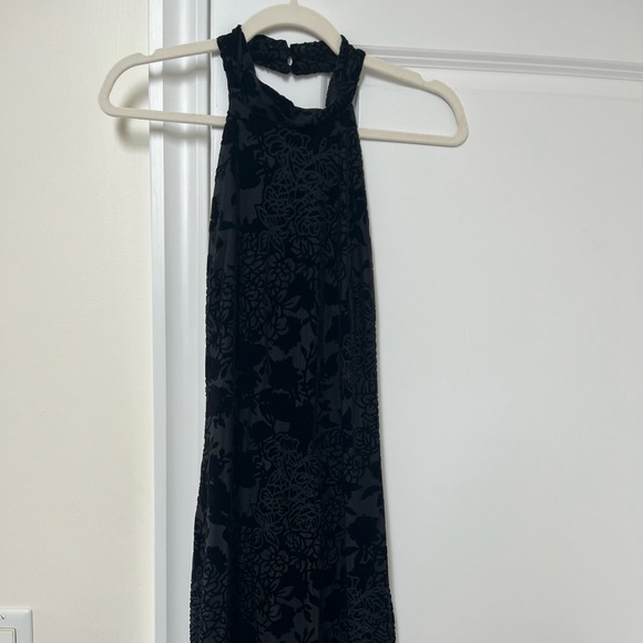 Guess mini halter dress with low back. - Picture 1 of 4